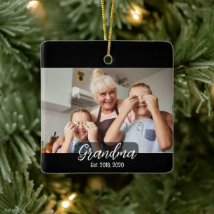 Mormor Est. Vit skrift 3 foto Julgransprydnad Keramik