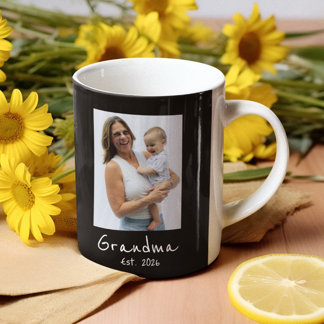 Mormor Est. Vit skrift 3 foto Kaffemugg (Skapare uppladdad)