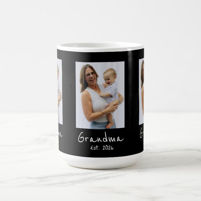Mormor Est. Vit skrift 3 foto Kaffemugg (Center)