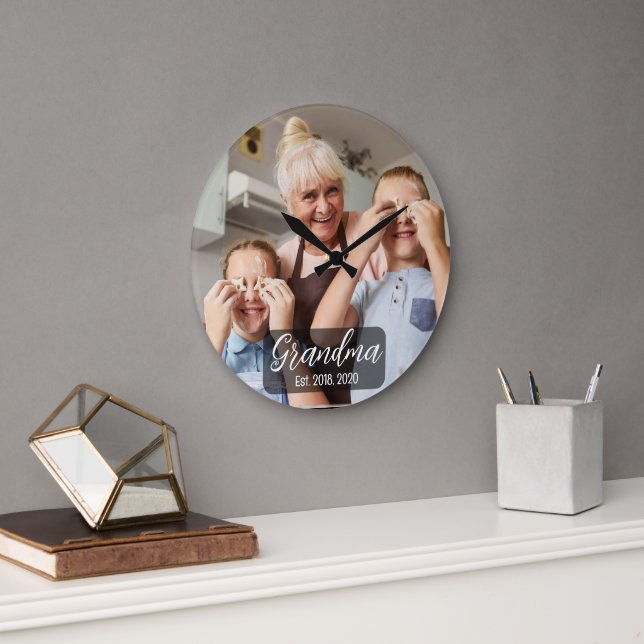 Mormor Est. Vit skript foto Stor Klocka (Kontor)