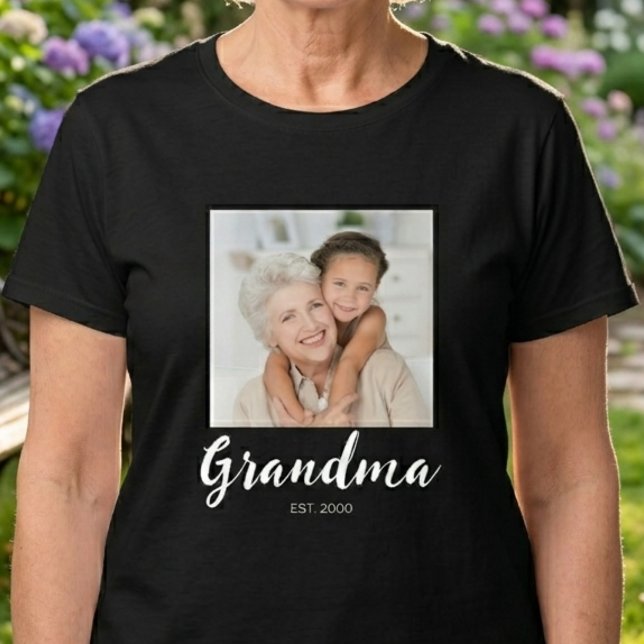 Mormor Establishing Script Foto  T Shirt (Skapare uppladdad)
