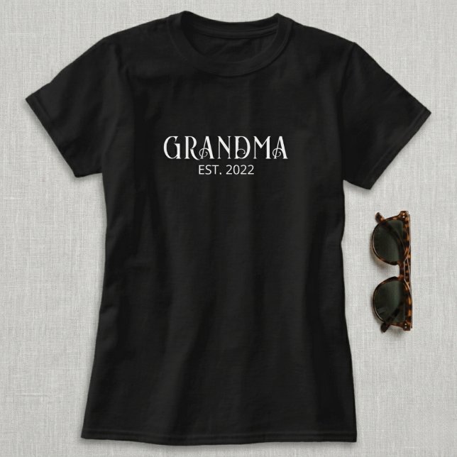 Mormor Etablerad Gåva T Shirt (Skapare uppladdad)