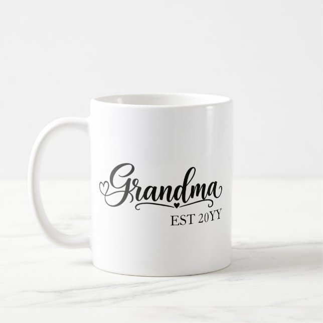Mormor etablerad med år kaffemugg (Vänster)