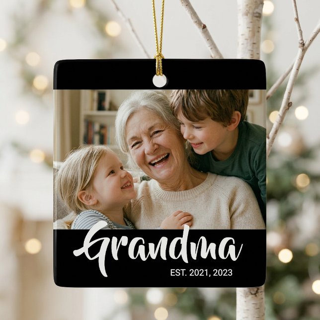 Mormor Etablerad Svart Vitt Skript Foto Julgransprydnad Keramik (Grandma Established Script Photo Ornament)