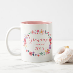 Mormor etablerade 20-- Beställnings- gåvamugg Två-Tonad Mugg
