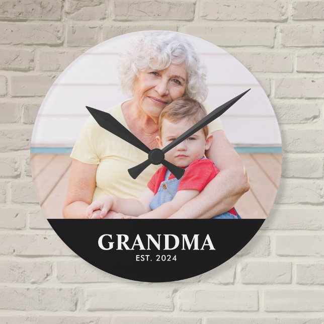 Mormor etablerade modernt vitt foto rund klocka (Skapare uppladdad)