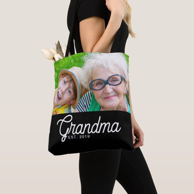 Mormor Etablerade Skript Svart Foto Tygkasse (Närbild)