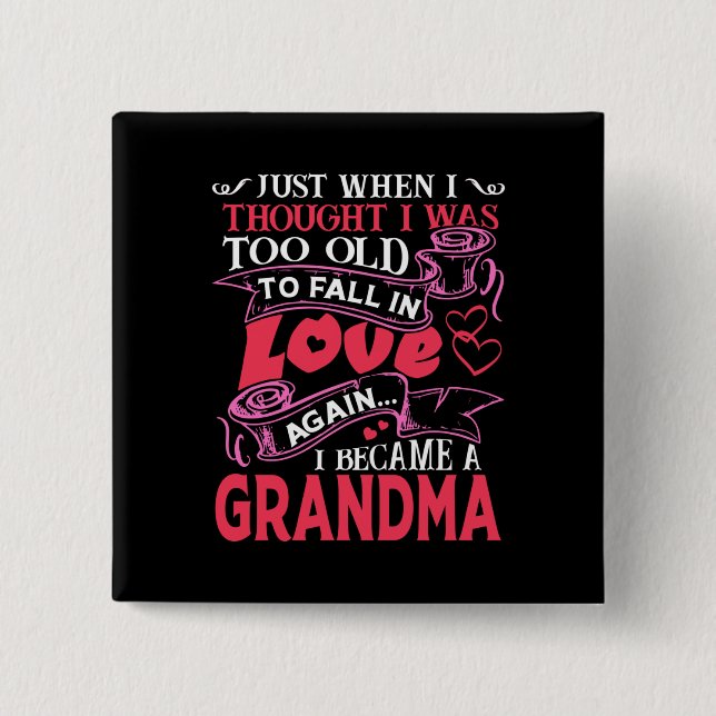 Mormor faller åter i Kärlek Knapp (Framsida)