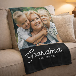 Mormor Grundad Svart Modern Skrift Foto Fleecefilt