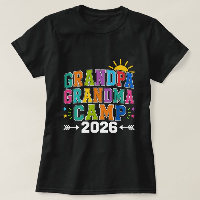 Mormor Morfar Camp 2026 T Shirt (Design framsida)
