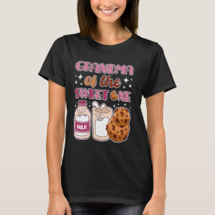 Mormor på Sweet One Cookies och Mjölk 1:a födelsed T Shirt