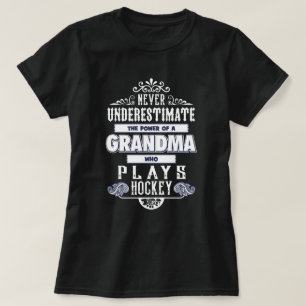 Mormor som spelar hockey t shirt