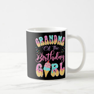 Mormor till födelsedagsflickan söt glass dropp kaffemugg