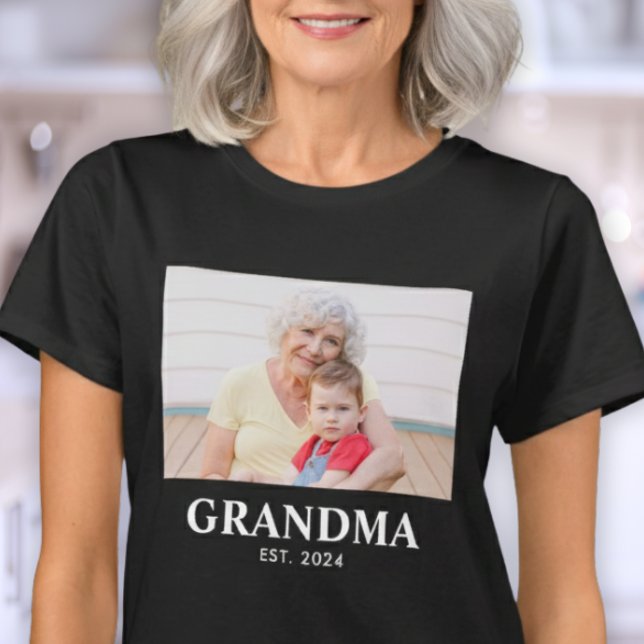 Mormor Upprättade Djärvt Foto T Shirt (Skapare uppladdad)