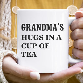 Mormormas huggar i kopp i te Valentine Grandma