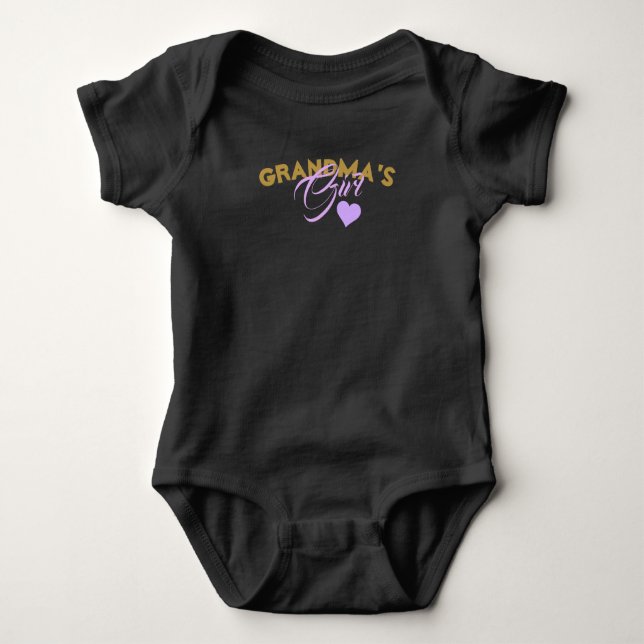 Mormor's Girl - Baby Jersey Bodykostym T Shirt (Framsida)