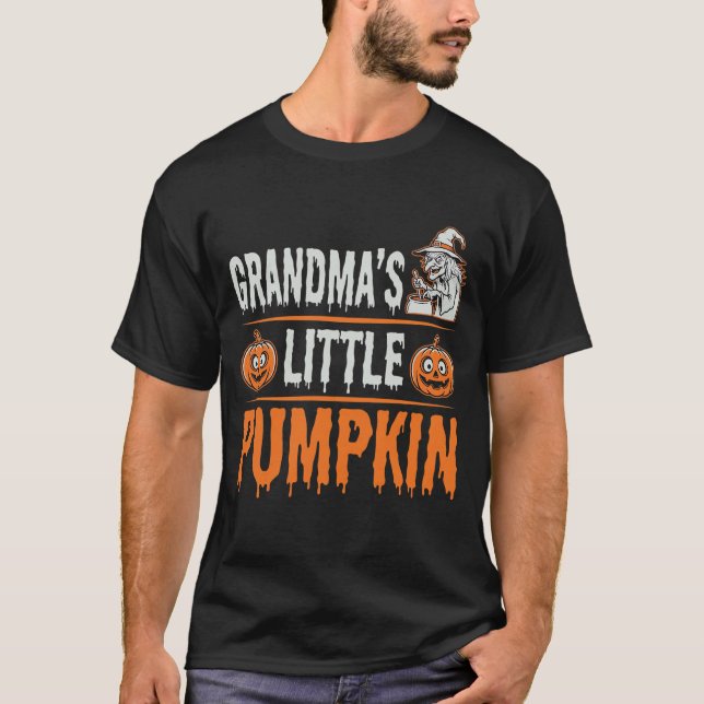 Mormors lilla pumpa Halloween-häxdesign T Shirt (Framsida)