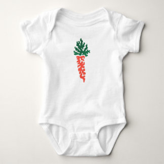 Moroten virvlar runt den begynna rankan t-shirt