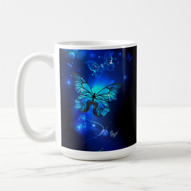 Morpho Butterfly i Mörkens bakgrund Kaffemugg (Vänster)