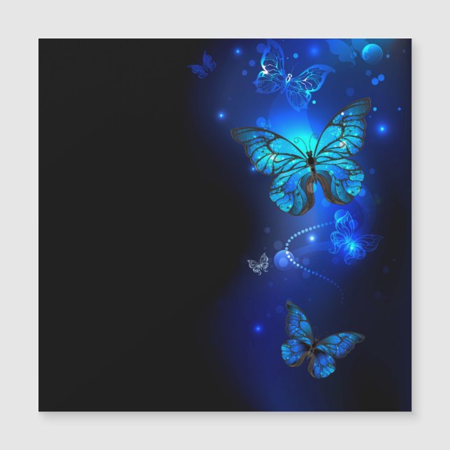 Morpho Butterfly i Mörkens bakgrund Magnetisk Inbjudningskort (Framsida)