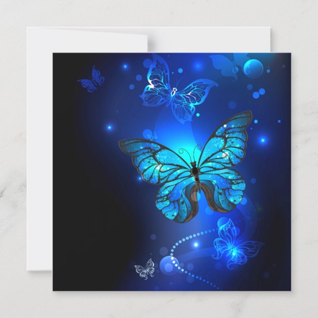Morpho Butterfly i Mörkens bakgrund Magnetisk Inbjudningskort (Framsida)