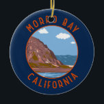 Morro Bay California Retro Distress Circle Julgransprydnad Keramik<br><div class="desc">Morro Sten i en vektorkonst stil. Det är känt för Morro Sten,  ett gammalt vulkaniskt moln i slutet av Morro Sten Beach.</div>