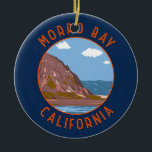 Morro Bay California Retro Distress Circle Julgransprydnad Keramik<br><div class="desc">Morro Sten i en vektorkonst stil. Det är känt för Morro Sten,  ett gammalt vulkaniskt moln i slutet av Morro Sten Beach.</div>