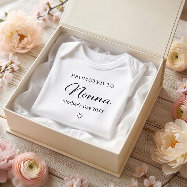 Mors dag graviditetspresent för Nonna T Shirt (Mother’s Day Pregnancy Reveal Gift for Nonna Baby Bodysuit)