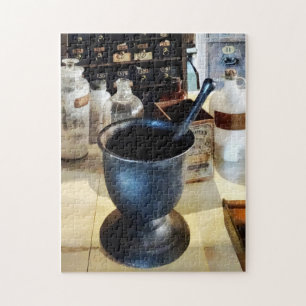 Mortar och Pestle Near Medicine Flaskor Pussel