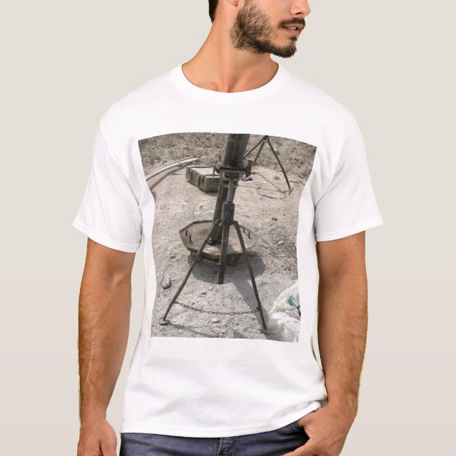 Mortarrör Tee Shirt (Framsida)