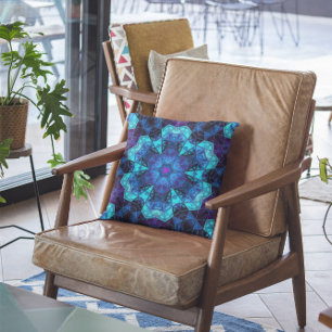 Mosaic Kaleidoscope Flower Blue och Lila Kudde