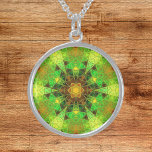 Mosaic Kaleidoscope Flower Grönt and Orange Sterling Silver Halsband<br><div class="desc">Den här mosaiska kaleidoskop-designen har fantastiska plattor för grönt och orange. En levande geometrisk design inspirerad av fractaler,  mandalas och nedfläckad glasmosaik. Skaffa den här vackra trippy-designen nu och lägg till lite groovy färg till ditt liv!</div>