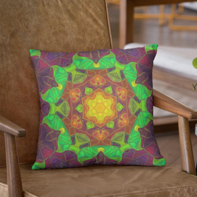 Mosaic Mandala Flower Grönt Gult och Lila Kudde (Skapare uppladdad)