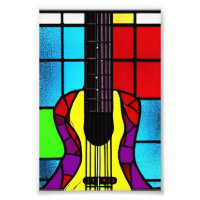 Mosaikgitarr i nedfläckad glas