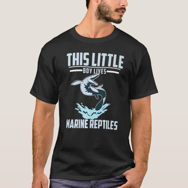 Mosasaurus PreHistorius Den lilla pojken bor Marin T Shirt (Framsida)