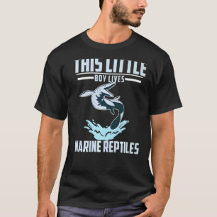 Mosasaurus PreHistorius Den lilla pojken bor Marin T Shirt
