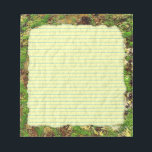 Moss Rust Åldras Grunge Old Camouflage Struktur Anteckningsblock<br><div class="desc">Kamouflera ditt liv med det här unika anteckningsblocket som visar ett faux rusted järn / mossy struktur på en bakgrund som gör att den ser väldigt gammal och fläckig ut. Det är en grungande, antika, sliten bakgrund struktur, bakom en gult bild av en bärbar sida. Anpassa med egen text eller...</div>