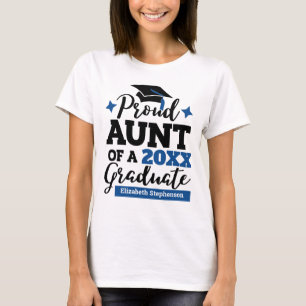 Moster i en svart blått student t shirt