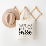 Möt mig på Barre | Personlig Ballet Tygkasse<br><div class="desc">Kan du inte få nog av barreträningarna? Ta med dig dina tränings- eller dansessentialer i den här söta toten. Designfunktionerna "Meet Me at the Barre" i svart blandad typografi stilar. Använda fält för anpassning (tillval) för att lägga till ett namn,  monogram eller meddelande efter eget val.</div>