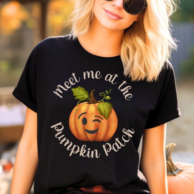 Möt mig på Pumpkin Patch Winking Pumpkin T Shirt (Meet Me At The Pumpkin Patch Winking Pumpkin Fun and Trendy Autumn/ Fall T-Shirt)