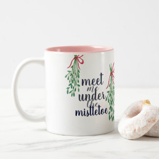 Möt mig under Mistletoemuggen Två-Tonad Mugg