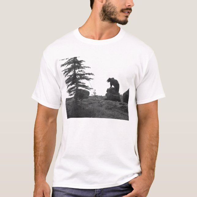 MÖTEN FÖR MONTANA GRIZZLYBJÖRN TEE SHIRT (Framsida)