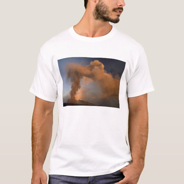 Mötet i Etna, Sicilien, Italien T-shirt (Framsida)