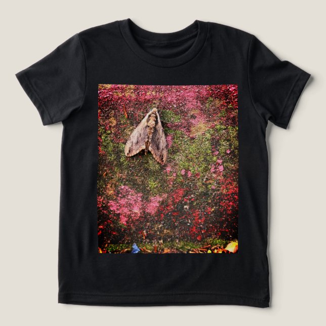 Moth T-shirt (Design Framsida)
