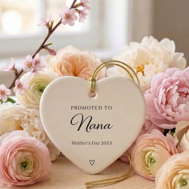 Mother’s Day Pregnancy Announcement Nana Julgransprydnad Keramik (mother's day Promotes to Nana ornament)