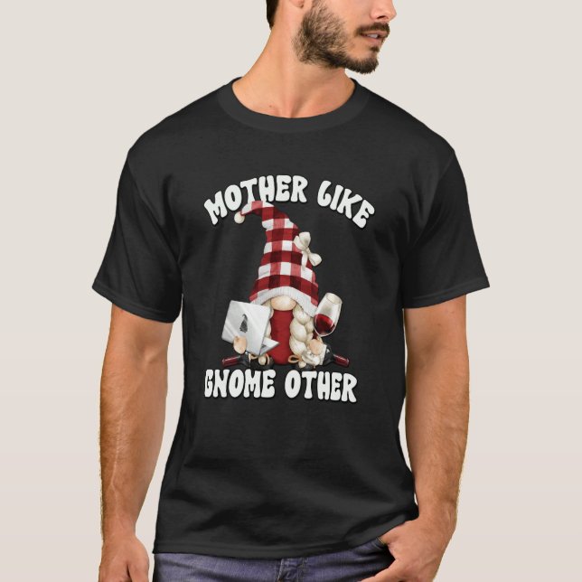 Mothers Day Wine Gnome Graphic For Women And Wine  T Shirt (Framsida)