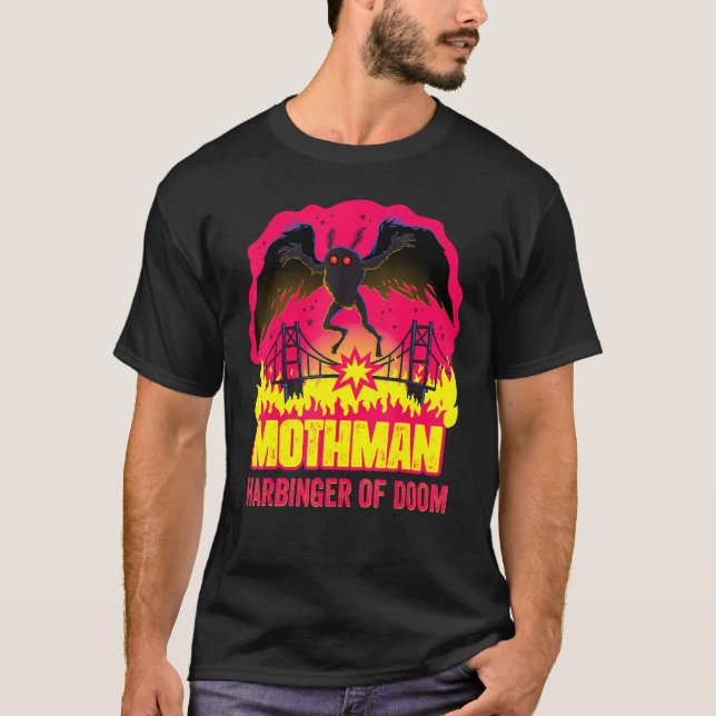 Mothman Harbinger från Doom Folklore Creepy Crypti T Shirt (Framsida)