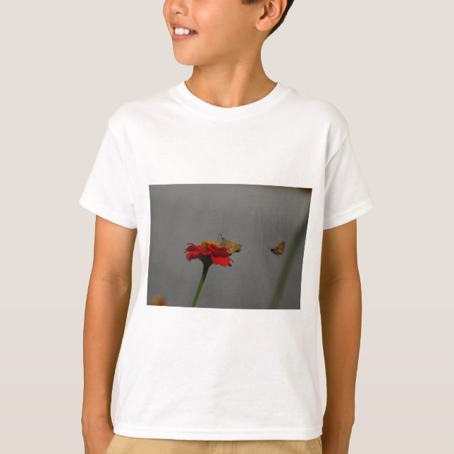 Moths och Red Zinnia T-shirt (Framsida)