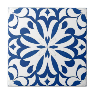 Motif bleu sur fond blanc kakelplatta