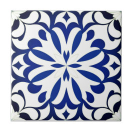Motif bleu sur fond blanc kakelplatta
